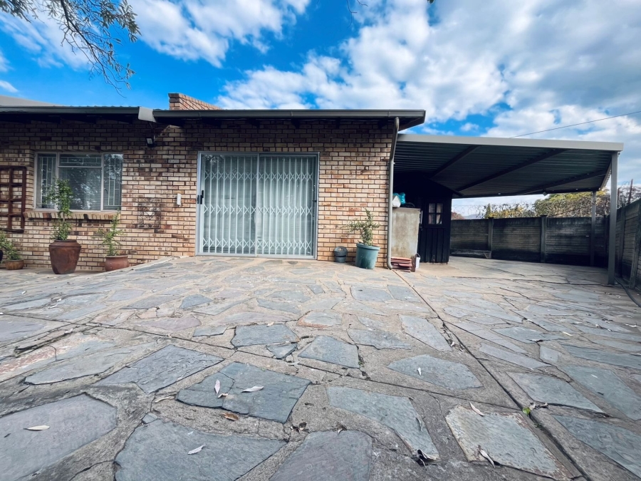 3 Bedroom Property for Sale in Protea Park North West
